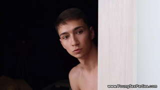 Ifanc Partïon Rhyw - Gwyliwch nhw gan eu bod yn mynd yn hollol gwyllt marchogaeth ei wyneb a ceiliog