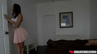 Abella ອັນຕະລາຍທີ່ຕ້ອງການຮູ້ສຶກຂອງນາງ stepbrothers ຕົ້ນສະບັບພາຍໃນຂອງນາງ twat ຊຸ່ມ