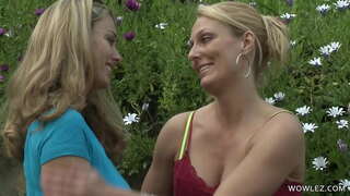 ���ೆಸ್ಬಿಯನ್ ರಾಂಪೇಜ್ನಲ್ಲಿ ಬೃಹತ್ ಚೇಕಡಿ ಹಕ್ಕಿಗಳು